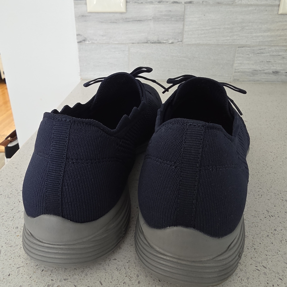 Sketchers Seager Sneaker Scalloped Knit Womens Size 10 - Picture 3 of 5